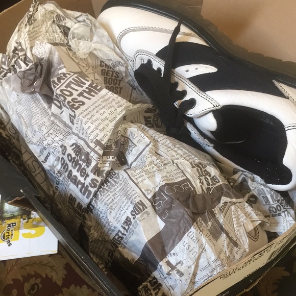 VTG Dr Martens England White/Navy Air Cushioned Chunky Bowling Casual Shoe 9W 8M - Picture 11 of 16